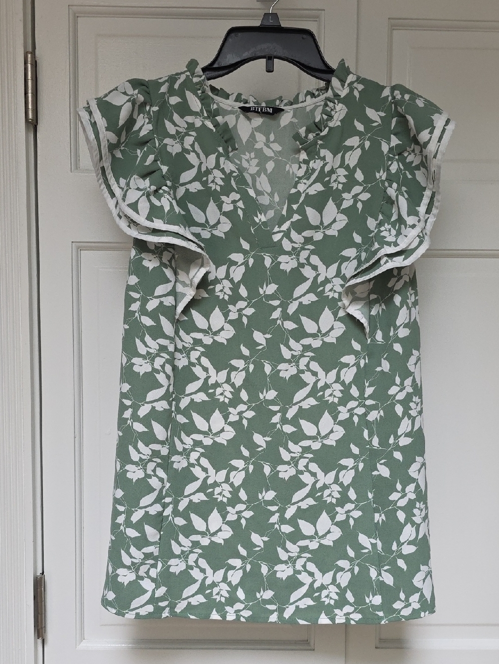 Floral V-neck Ruffle Cap Sleeve Blouse